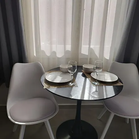 Katerina * 干尼亞